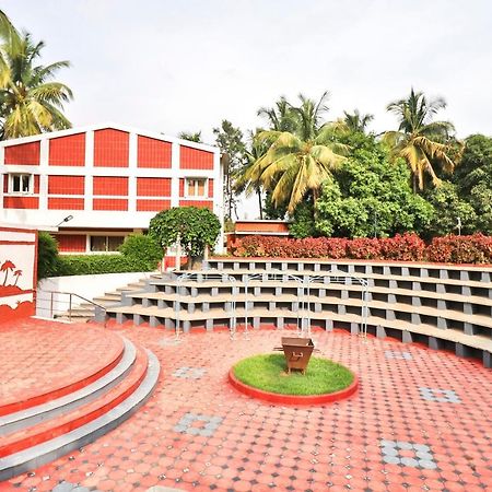 Palette - Holiday Palms Bangalore Bagian luar foto