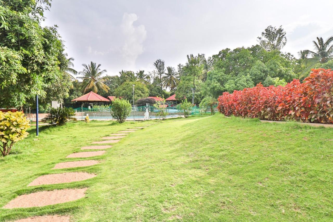 Palette - Holiday Palms Bangalore Bagian luar foto